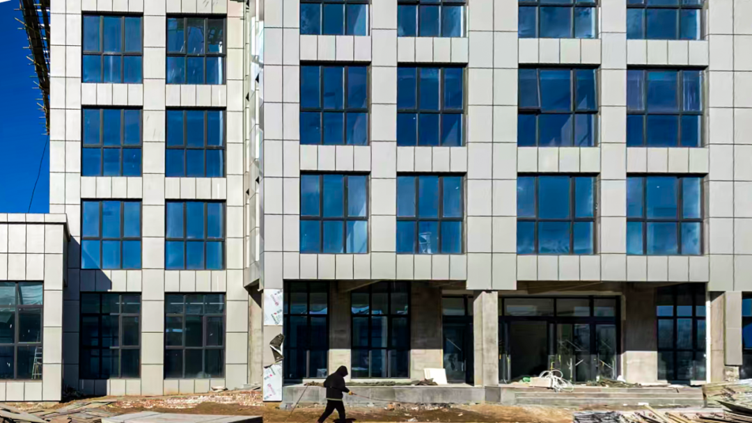 匠心交融，宝润达一体板助力北京同仁堂制药绿色焕新